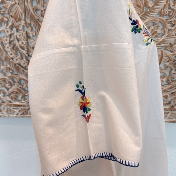 Memory White Cotton Mexican Blouse w/ Floral Embroidered Trim- size L oversized - Picture 9 of 13